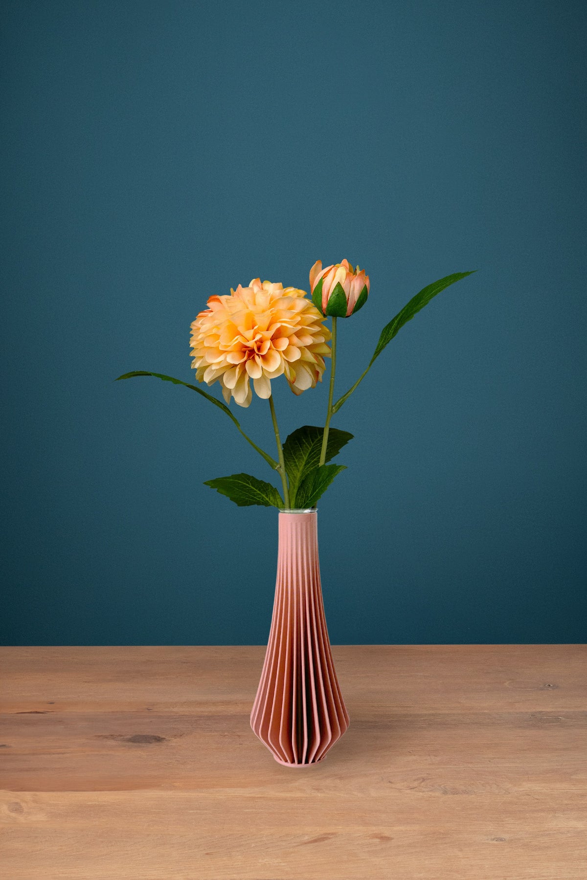 Dahlia Peach silk stem in the pink Jula Bloom Mini vase