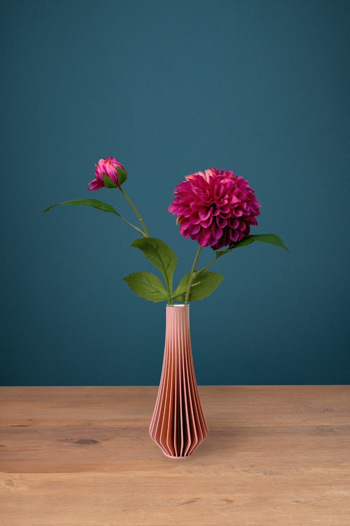 Dahlia Pink silk stem in the pink Jula Bloom Mini vase