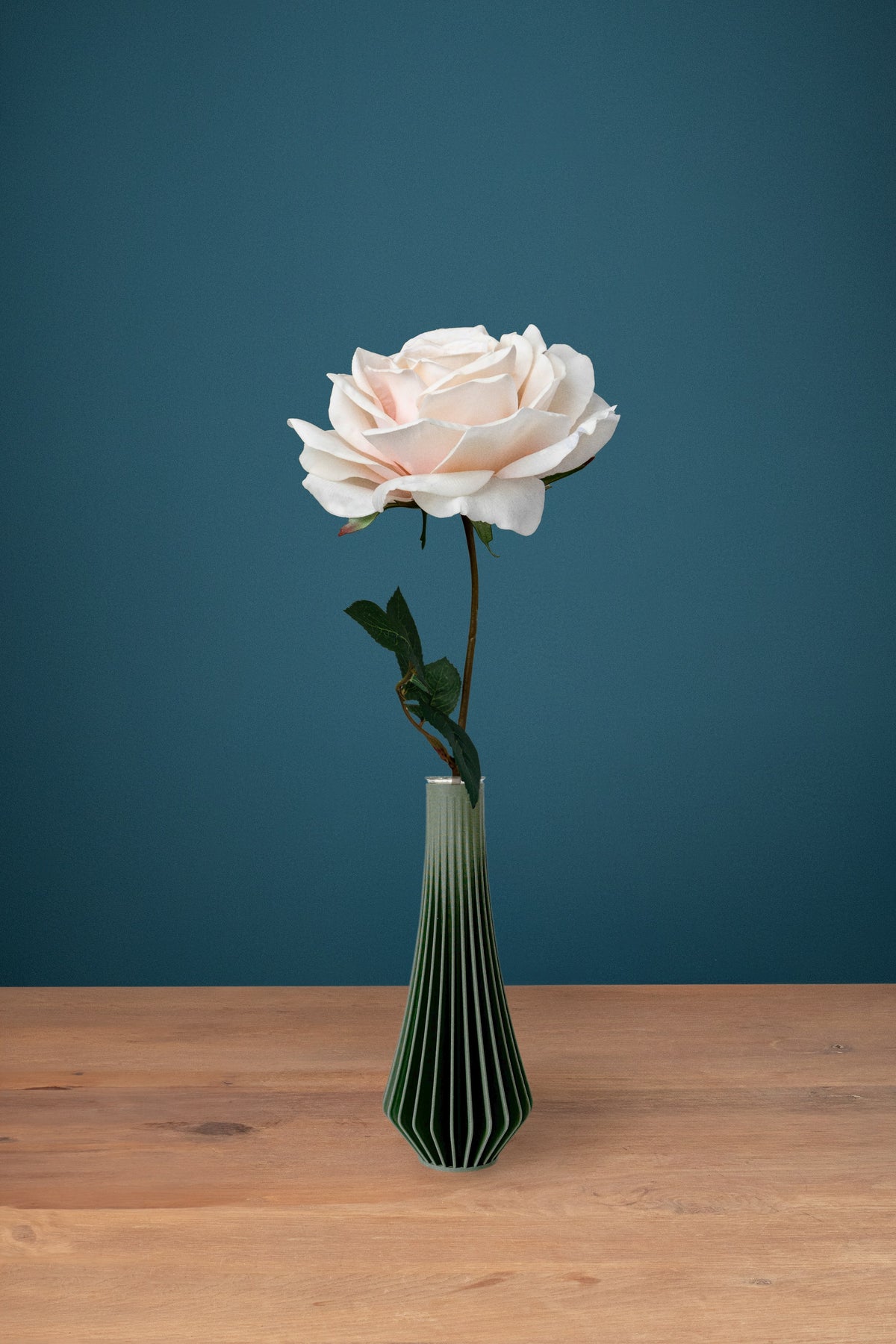 Rose Cream silk stem in the green Jula Bloom Mini vase