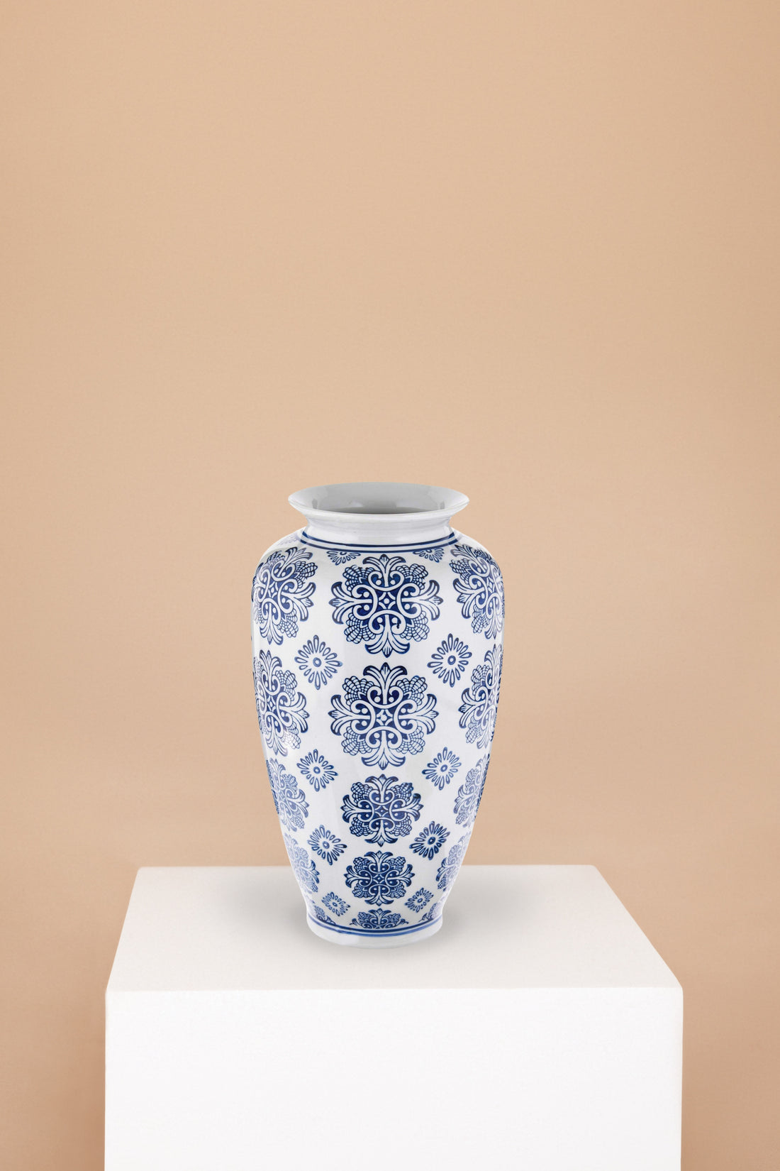 The Delft vase by Jula Bloom, blue and white patterned porcelain