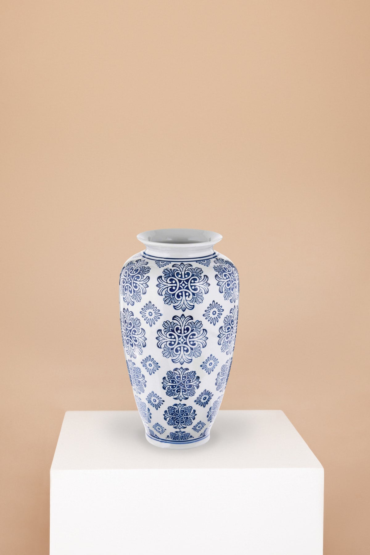 The Delft vase by Jula Bloom, blue and white patterned porcelain