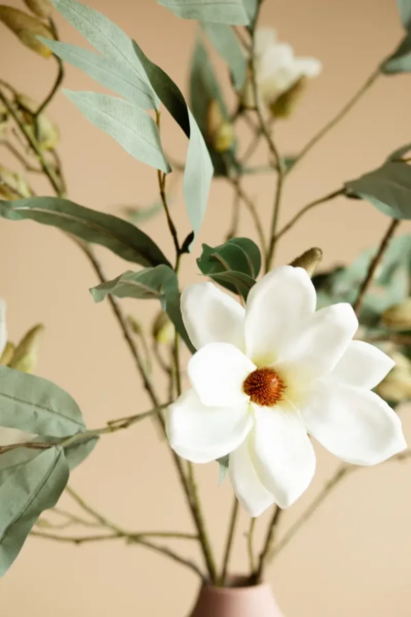 Close up of Jula Bloom’s Nightingale silk flower bouquet with large white blooms